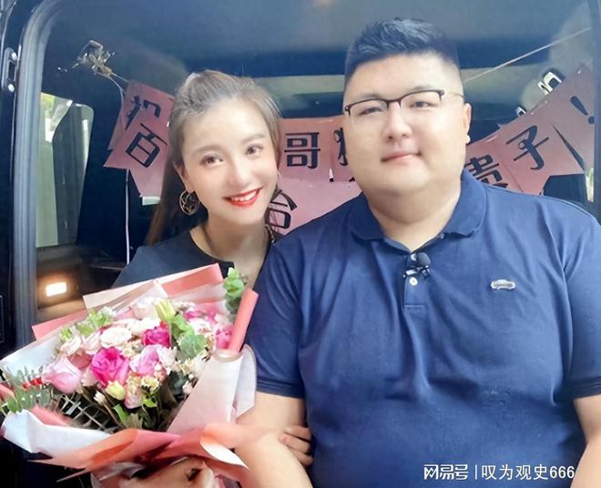 一周掉粉数万！贱卖妻子化妆品豪车仅卖70米乐官方网站00起底猴哥的下滑路(图10)