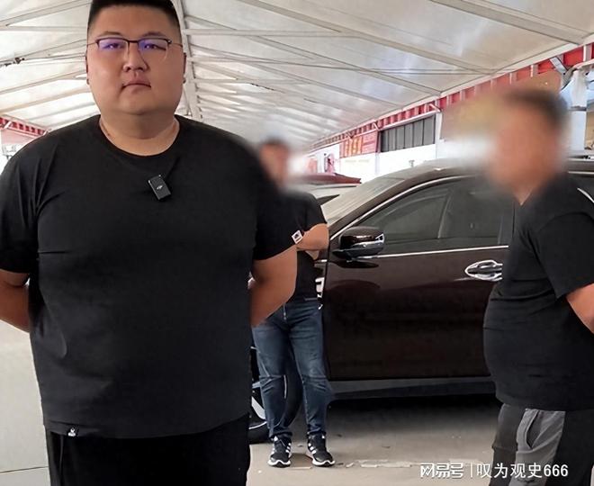 一周掉粉数万！贱卖妻子化妆品豪车仅卖70米乐官方网站00起底猴哥的下滑路(图12)