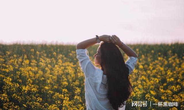 米乐“嫂子你年纪大了用化妆品是浪费钱”“扔了也不给你”(图2)
